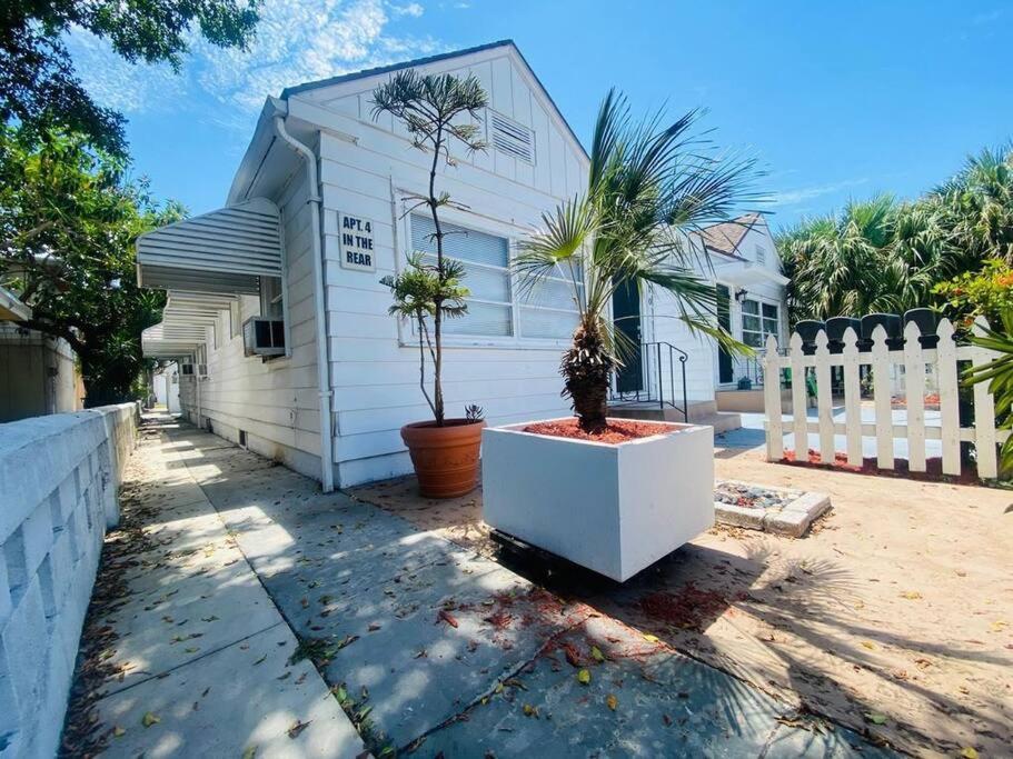 לייק וורת' Steps To Beach & Downtown! Cozy Beach Bungalow #1 מראה חיצוני תמונה